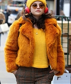 Selena_Gomez_-_Filming_Only_Murders_In_The_Building_in_New_York_City_28December_72C_202029-35.jpg