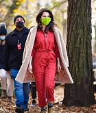 Selena_Gomez_-_Filming_Only_Murders_In_The_Building_in_New_York_City_28December_72C_202029-36.jpg