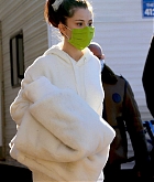 Selena_Gomez_-_Filming_Only_Murders_In_The_Building_in_New_York_City_28December_72C_202029-41.jpg