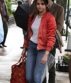 Selena_Gomez_-_Filming_Woody_Allen_Secret_Project_in_New_York_on_September_20-12.jpg