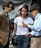 Selena_Gomez_-_Filming_Woody_Allen_Secret_Project_in_New_York_on_September_20-15.jpg