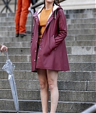 Selena_Gomez_-_Filming_Woody_Allen_film_in_NYC_on_October_4-02.jpg