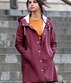 Selena_Gomez_-_Filming_Woody_Allen_film_in_NYC_on_October_4-05.jpg