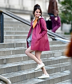 Selena_Gomez_-_Filming_Woody_Allen_film_in_NYC_on_October_4-07.jpg