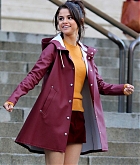 Selena_Gomez_-_Filming_Woody_Allen_film_in_NYC_on_October_4-16.jpg