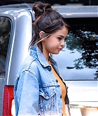 Selena_Gomez_-_Filming_Woody_Allen_film_in_NYC_on_September_18-01.jpg