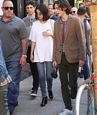 Selena_Gomez_-_Filming_Woody_Allen_film_in_NYC_on_September_22-06.jpg