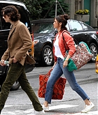 Selena_Gomez_-_Filming_Woody_Allen_film_with_her_puppy_in_NYC_on_September_19-11.jpg