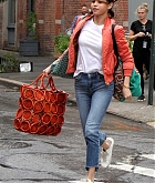 Selena_Gomez_-_Filming_Woody_Allen_film_with_her_puppy_in_NYC_on_September_19-12.jpg