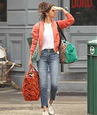 Selena_Gomez_-_Filming_Woody_Allen_film_with_her_puppy_in_NYC_on_September_19-20.jpg