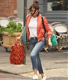 Selena_Gomez_-_Filming_Woody_Allen_film_with_her_puppy_in_NYC_on_September_19-21.jpg