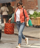 Selena_Gomez_-_Filming_Woody_Allen_film_with_her_puppy_in_NYC_on_September_19-22.jpg