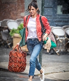 Selena_Gomez_-_Filming_Woody_Allen_film_with_her_puppy_in_NYC_on_September_19-32.jpg