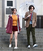 Selena_Gomez_-_Filming_Woody_Allen_in_NYC_on_October_3-05.jpg
