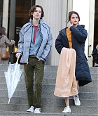 Selena_Gomez_-_Filming_Woody_Allen_in_NYC_on_October_3-06.jpg