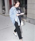 Selena_Gomez_-_Filming_Woody_Allen_movie_in_New_York_on_September_18-02.jpg