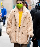 Selena_Gomez_-_Filming__Only_Murders_In_The_Building__in_New_York_December_82C_2020-22.jpg