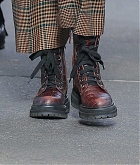 Selena_Gomez_-_Filming__Only_Murders_In_The_Building__in_New_York_December_82C_2020-24.jpg