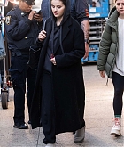 Selena_Gomez_-_Filming__Only_Murders_in_the_Building__in_New_York_April_42C_202305.jpg