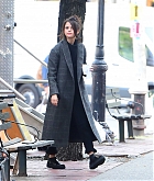 Selena_Gomez_-_Filming_new_Woody_Allen_movie_in_NYC_on_September_11-03.jpg