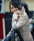 Selena_Gomez_-_Filming_new_Woody_Allen_movie_in_NYC_on_September_11-66.jpg