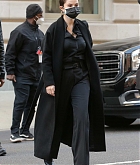 Selena_Gomez_-_Filming_scenes_for__Only_Murders_In_The_Building__In_New_York_City_March_102C_2021_02.jpg