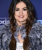 Selena_Gomez_-_Frozen_2_premiere_in_Hollywood_November_72C_2019-07.jpg
