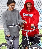 Selena_Gomez_-_Goes_on_a_bike_ride_with_Justin_Bieber_in_LA_on_November_1-11.jpg