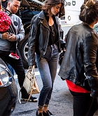 Selena_Gomez_-_Going_to_Hillsong_Church_Sunday_service_held_at_Hammerstein_Ballroom_in_NYC_on_October_1-02.jpg