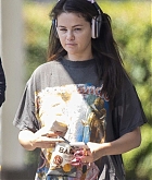 Selena_Gomez_-_Grabbing_lunch_in_Burbank_August_292C_2024_01.jpg