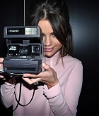 Selena_Gomez_-_Harper_s_Bazaar_Icons_Party_5BInside5D_on_September_8-06.jpg