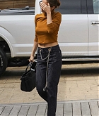 Selena_Gomez_-_Has_lunch_with_friends_at_Soho_House_in_Malibu_on_March_22-10.jpg