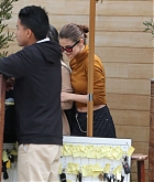 Selena_Gomez_-_Has_lunch_with_friends_at_Soho_House_in_Malibu_on_March_22-28.jpg