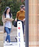 Selena_Gomez_-_Has_lunch_with_friends_at_Soho_House_in_Malibu_on_March_22-35.jpg