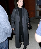 Selena_Gomez_-_Heading_to_dinner_in_NYC_on_October_21-02.jpg