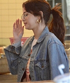 Selena_Gomez_-_Heads_to_a_business_meeting_in_LA_on_February_8-05.jpg