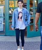 Selena_Gomez_-_Heads_to_a_business_meeting_in_LA_on_February_8-06.jpg