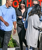 Selena_Gomez_-_Hits_the_gym_for_another_pilates_session_in_LA_January_92C_2019-04.jpg