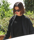 Selena_Gomez_-_Hits_the_gym_in_Hollywood2C_CA_March_292C_2018-04.jpg