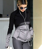 Selena_Gomez_-_Hits_the_gym_in_LA_on_December_192C_2017-05.jpg