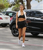 Selena_Gomez_-_Hits_the_gym_in_LA_on_November_1-01.jpg