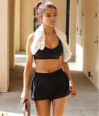 Selena_Gomez_-_Hits_the_gym_in_LA_on_November_1-12.jpg