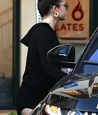 Selena_Gomez_-_Hits_the_gym_in_LA_on_November_8-04.jpg