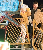 Selena_Gomez_-_Hyde_Park_Winter_Wonderland_in_London2C_UK_on_December_3-06.jpg