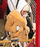 Selena_Gomez_-_Hyde_Park_Winter_Wonderland_in_London2C_UK_on_December_3-08.jpg