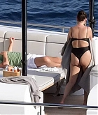 Selena_Gomez_-_In_Italy_0803202280.jpg