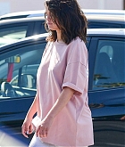 Selena_Gomez_-_In_Los_Angeles_for_a_shopping_outing_with_friends_July_52C_2019-02.jpg
