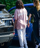 Selena_Gomez_-_In_Los_Angeles_for_a_shopping_outing_with_friends_July_52C_2019-03.jpg