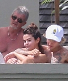 Selena_Gomez_-_In_Montego_Bay2C_Jamaica_with_Justin_Bieber_on_February_19-06.jpg