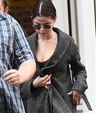 Selena_Gomez_-_In_NYC_on_September_16-09.jpg